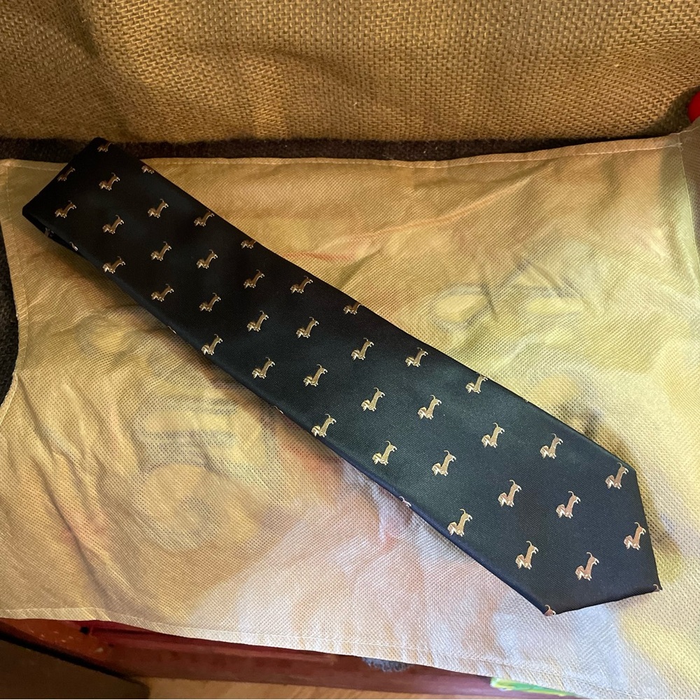 CHAPS Men’s Necktie with Dachshund for Pet Lovers - Picture 3 of 7